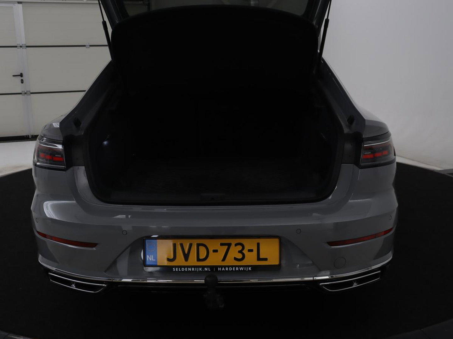 Volkswagen Arteon 1.4 TSI eHybrid R-Line Business+ | SOH 90,1% | Leder | Adaptive cruise | Trekhaak | Dodehoek detectie | Stuur/stoel verwarming | Park assist | Carplay | Full LED