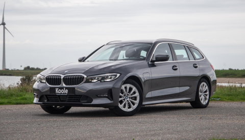 BMW 3 Serie Touring 320e LED / DEALER ONDERHOUDEN / CAMERA / CARPLAY / TREKHAAK