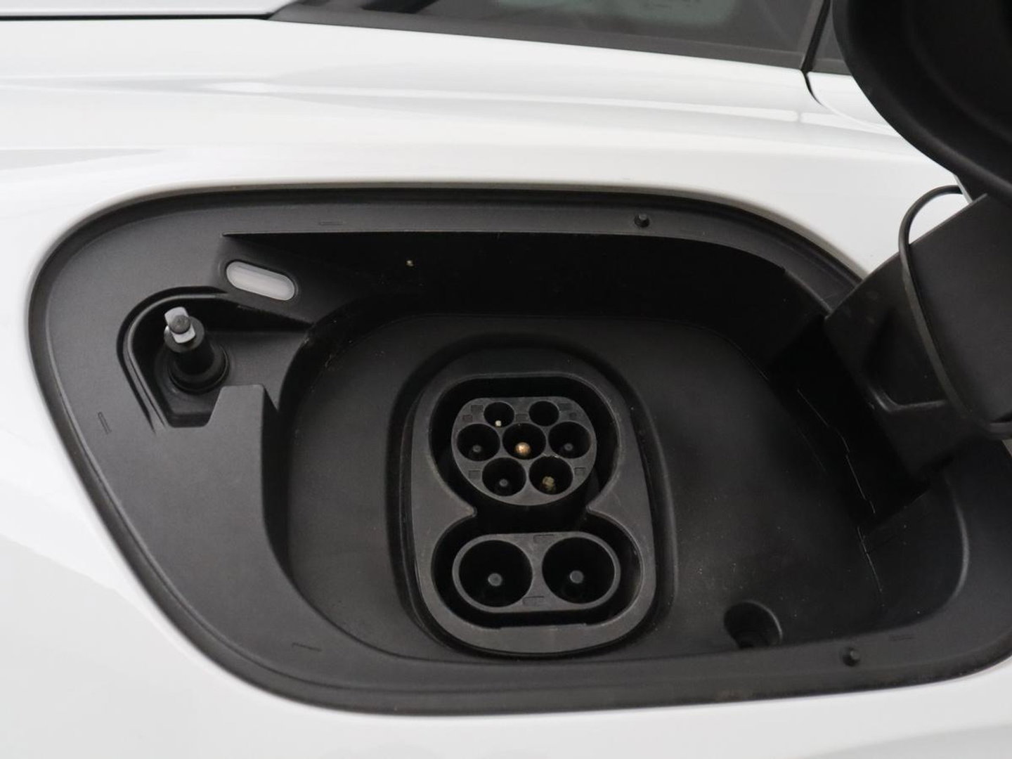 Volkswagen ID.5 Pro 77 kWh | SOH 94,1% | Apple Carplay | LED | Navigatie | Parkeerhulp |