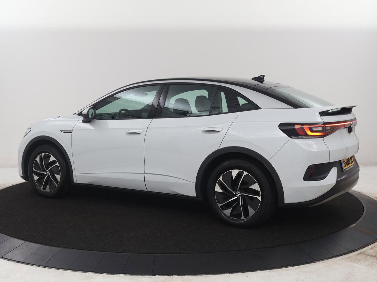 Volkswagen ID.5 Pro 77 kWh | SOH 94,1% | Apple Carplay | LED | Navigatie | Parkeerhulp |