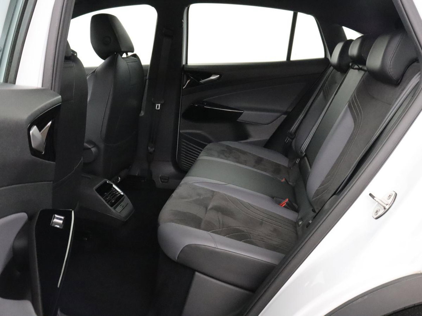 Volkswagen ID.5 Pro 77 kWh | SOH 94,1% | Apple Carplay | LED | Navigatie | Parkeerhulp |