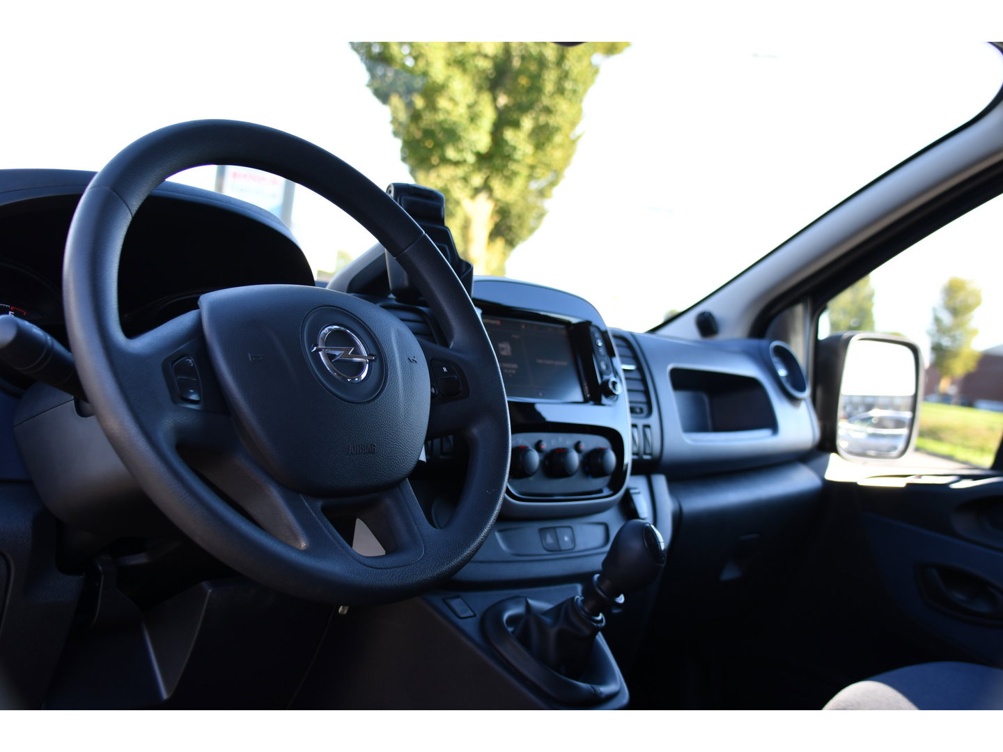 Opel Vivaro 1.6 CDTI L2H1 DC Sport Camera, Cruise, Sensoren, Airco, 125pk, Multimedia, Trekhaak, Betimmering, Uniek!