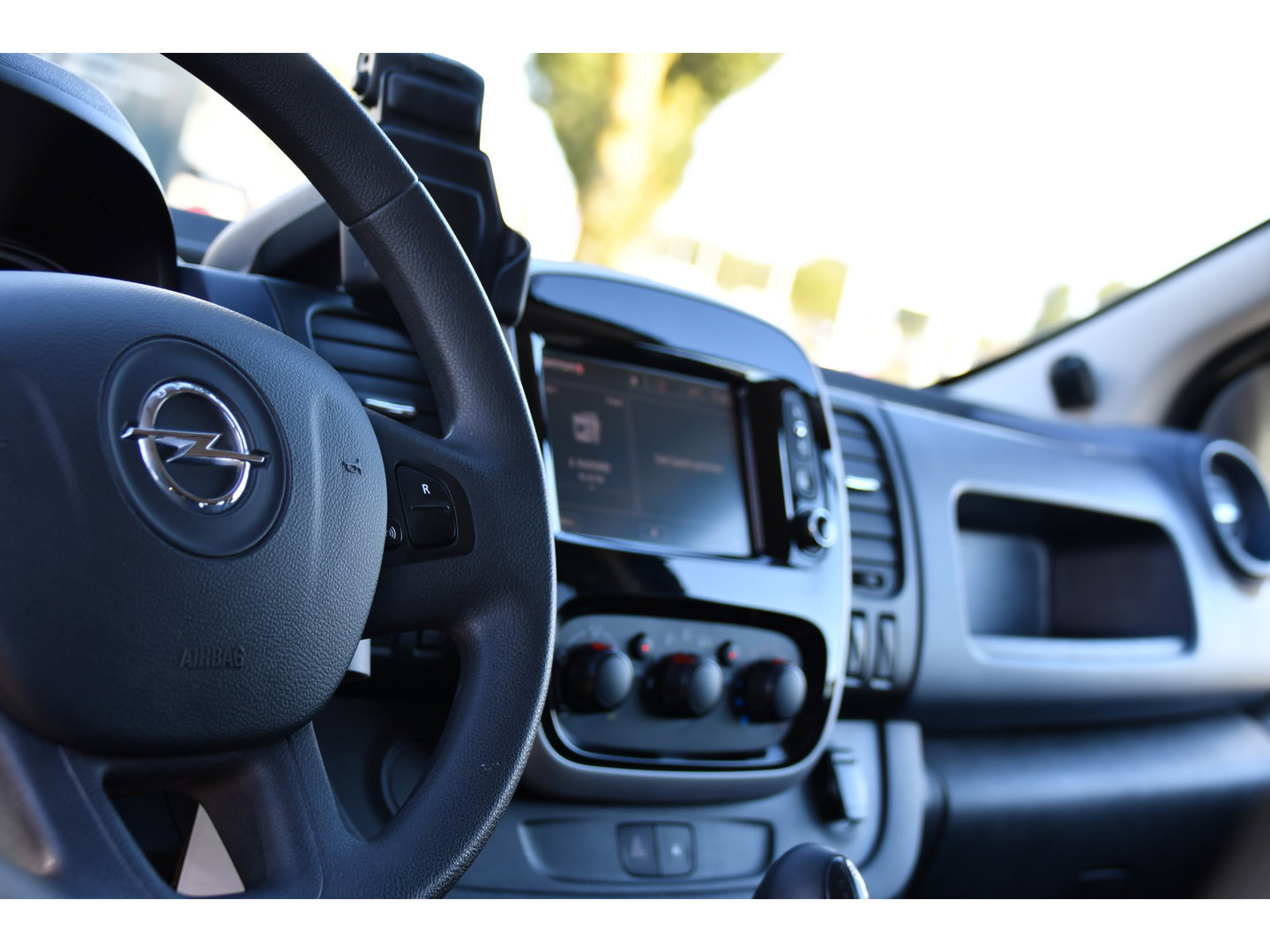 Opel Vivaro 1.6 CDTI L2H1 DC Sport Camera, Cruise, Sensoren, Airco, 125pk, Multimedia, Trekhaak, Betimmering, Uniek!