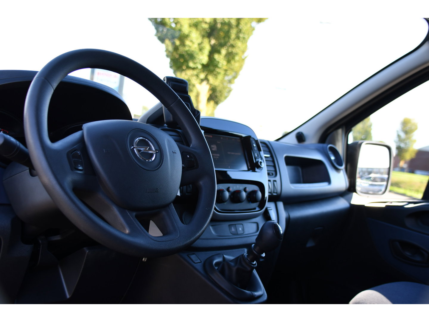 Opel Vivaro 1.6 CDTI L2H1 DC Sport Camera, Cruise, Sensoren, Airco, 125pk, Multimedia, Trekhaak, Betimmering, Uniek!