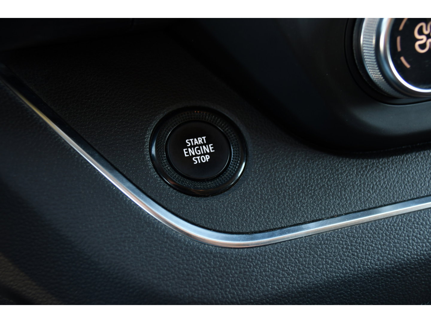 Renault Trafic 2.0 dCi 150 T29 L2H1 DC Luxe Camera, Cruise, Carplay, LED, Clima, Mulitmedia, Automaat, Trekhaak, Sensoren, Uniek!