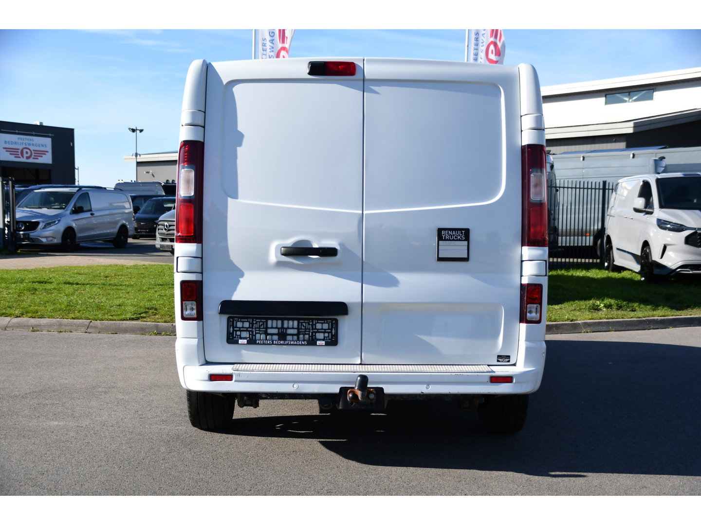 Renault Trafic 2.0 dCi 150 T29 L2H1 DC Luxe Camera, Cruise, Carplay, LED, Clima, Mulitmedia, Automaat, Trekhaak, Sensoren, Uniek!