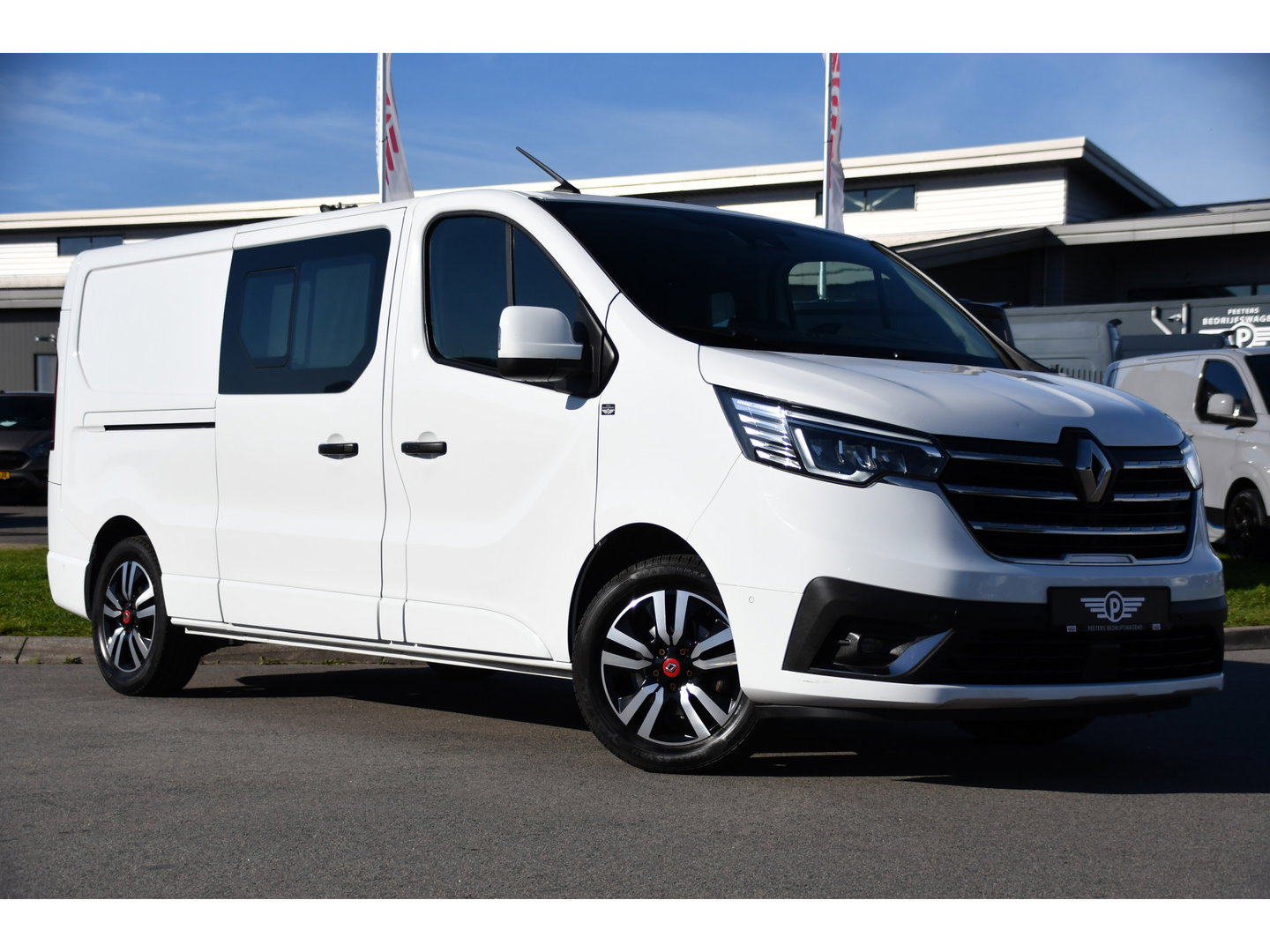 Renault Trafic 2.0 dCi 150 T29 L2H1 DC Luxe Camera, Cruise, Carplay, LED, Clima, Mulitmedia, Automaat, Trekhaak, Sensoren, Uniek!