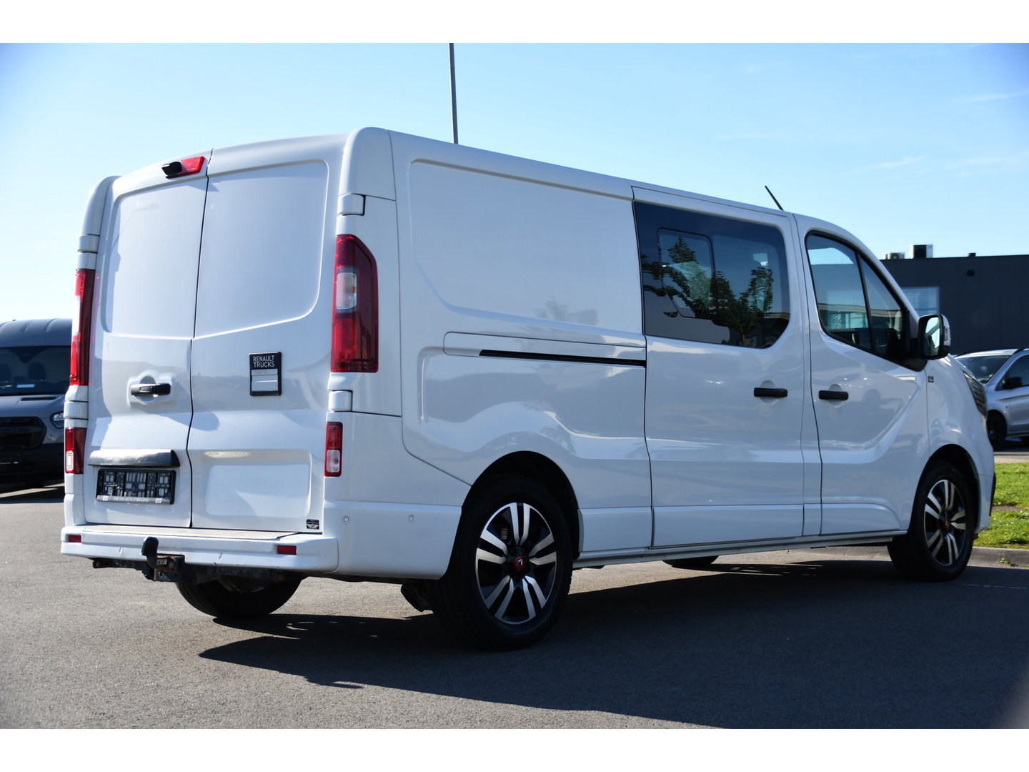 Renault Trafic 2.0 dCi 150 T29 L2H1 DC Luxe Camera, Cruise, Carplay, LED, Clima, Mulitmedia, Automaat, Trekhaak, Sensoren, Uniek!