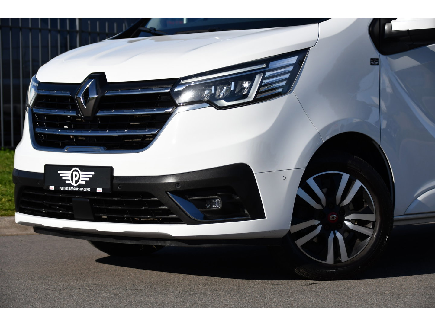 Renault Trafic 2.0 dCi 150 T29 L2H1 DC Luxe Camera, Cruise, Carplay, LED, Clima, Mulitmedia, Automaat, Trekhaak, Sensoren, Uniek!