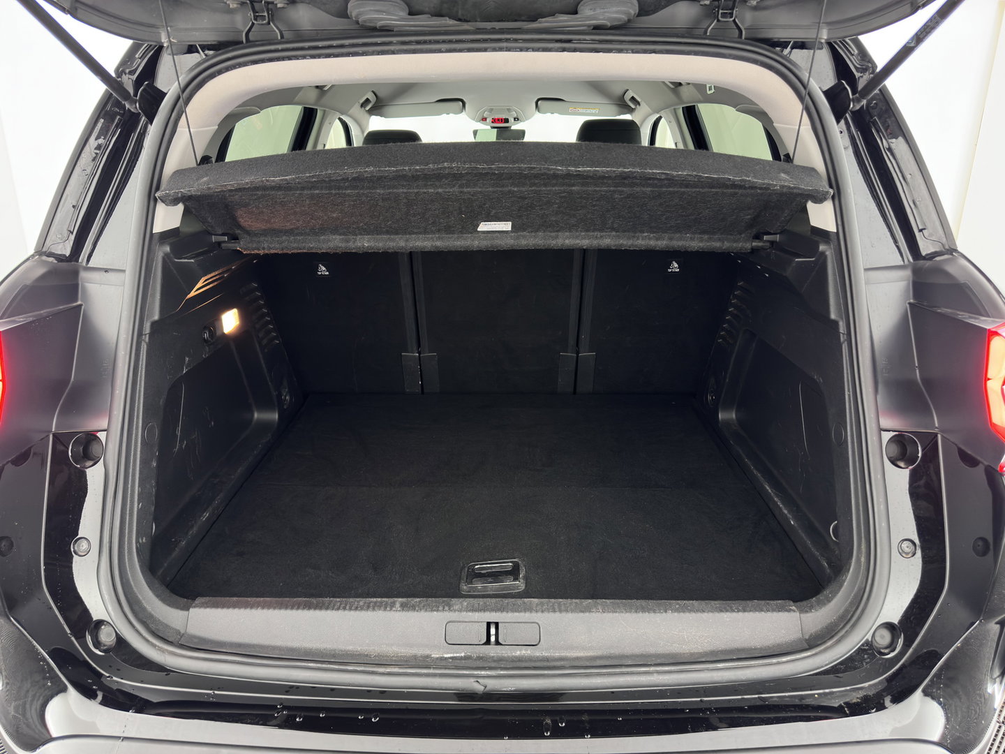 Citroën C5 Aircross 1.6 Plug-in Hybrid 225 Business Plus (Plug-in) Aut. *LEATHER-FABRIC | NAVI-FULLMAP | FULL-LED | KEYLESS | TOPVIEW | ECC | PRIVACY-GLASS | PDC | CRUISE | DAB | DIGI-COCKPIT | CARPLAY |  LANE-ASSIST | TOWBAR | 19"ALU*