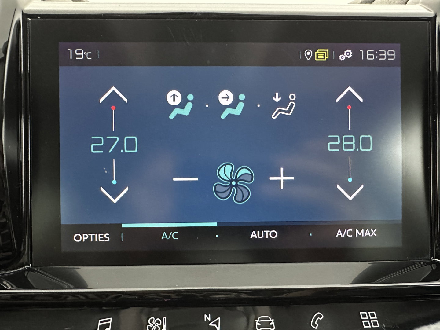 Citroën C5 Aircross 1.6 Plug-in Hybrid 225 Business Plus (Plug-in) Aut. *LEATHER-FABRIC | NAVI-FULLMAP | FULL-LED | KEYLESS | TOPVIEW | ECC | PRIVACY-GLASS | PDC | CRUISE | DAB | DIGI-COCKPIT | CARPLAY |  LANE-ASSIST | TOWBAR | 19"ALU*