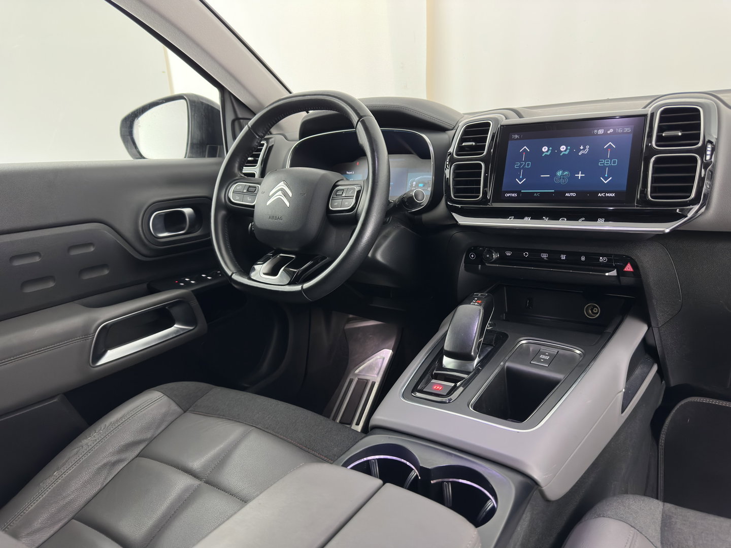 Citroën C5 Aircross 1.6 Plug-in Hybrid 225 Business Plus (Plug-in) Aut. *LEATHER-FABRIC | NAVI-FULLMAP | FULL-LED | KEYLESS | TOPVIEW | ECC | PRIVACY-GLASS | PDC | CRUISE | DAB | DIGI-COCKPIT | CARPLAY |  LANE-ASSIST | TOWBAR | 19"ALU*
