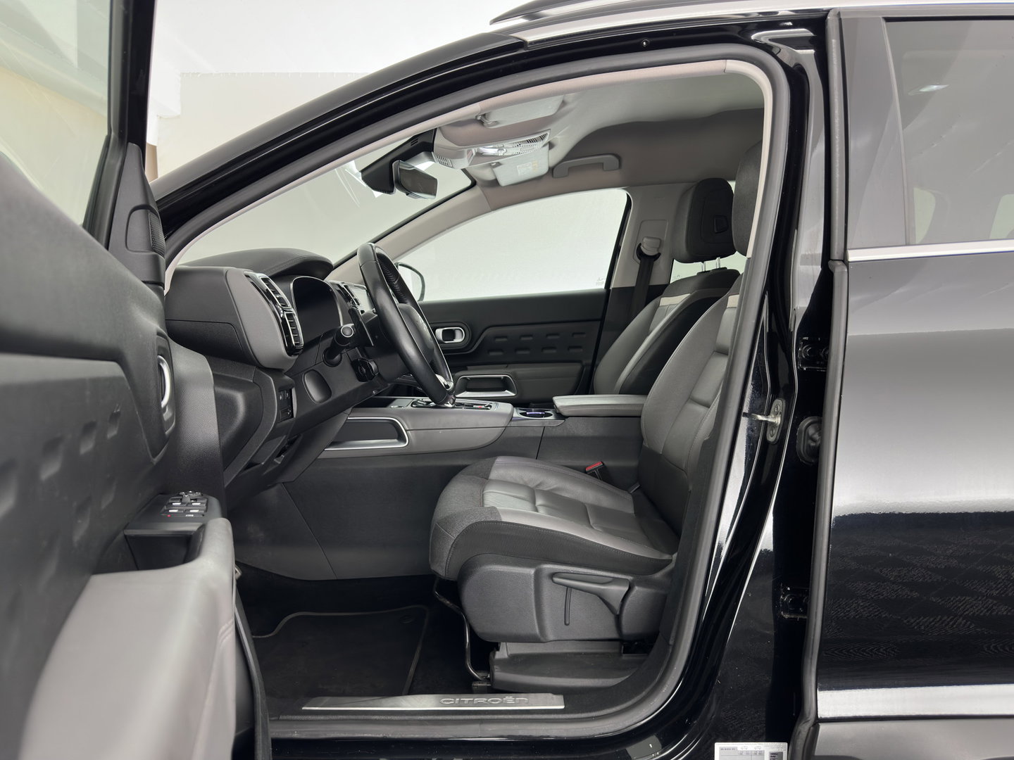 Citroën C5 Aircross 1.6 Plug-in Hybrid 225 Business Plus (Plug-in) Aut. *LEATHER-FABRIC | NAVI-FULLMAP | FULL-LED | KEYLESS | TOPVIEW | ECC | PRIVACY-GLASS | PDC | CRUISE | DAB | DIGI-COCKPIT | CARPLAY |  LANE-ASSIST | TOWBAR | 19"ALU*