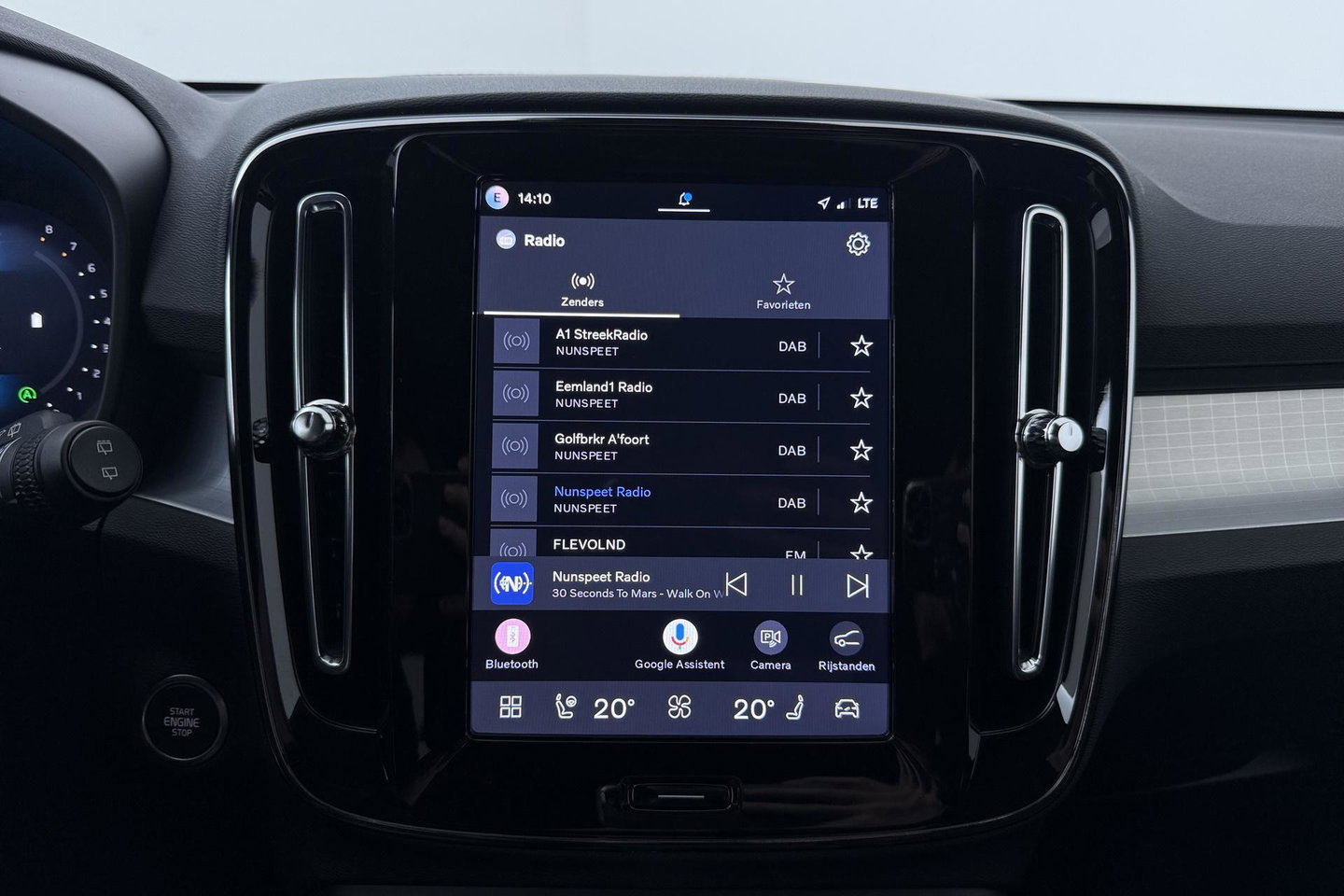 Volvo XC40 2.0 B3 Plus Black Edition | Harman/Kardon | Pilot Assist | Camera | BLIS | Memory | Stoel+Stuurverwarming | Keyless | ACC | 20 Inch