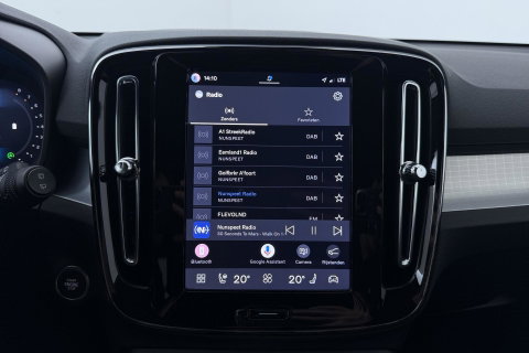 Volvo XC40 2.0 B3 Plus Black Edition | Harman/Kardon | Pilot Assist | Camera | BLIS | Memory | Stoel+Stuurverwarming | Keyless | ACC | 20 Inch