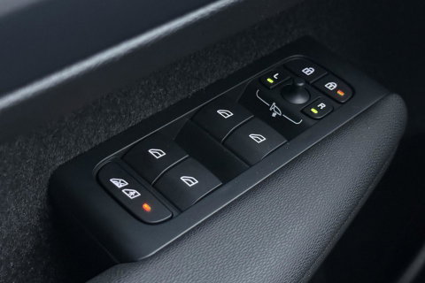 Volvo XC40 2.0 B3 Plus Black Edition | Harman/Kardon | Pilot Assist | Camera | BLIS | Memory | Stoel+Stuurverwarming | Keyless | ACC | 20 Inch