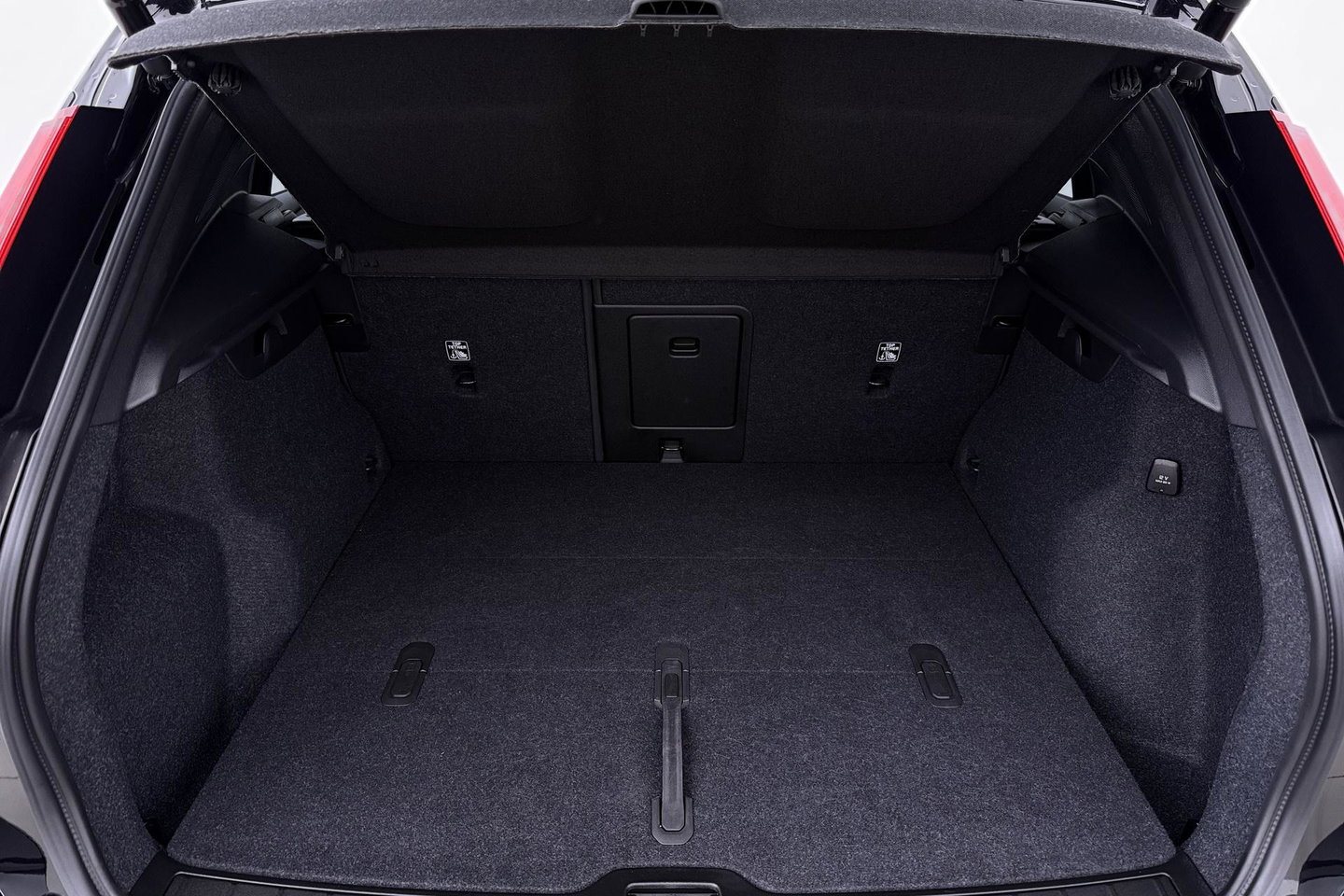 Volvo XC40 2.0 B3 Plus Black Edition | Harman/Kardon | Pilot Assist | Camera | BLIS | Memory | Stoel+Stuurverwarming | Keyless | ACC | 20 Inch