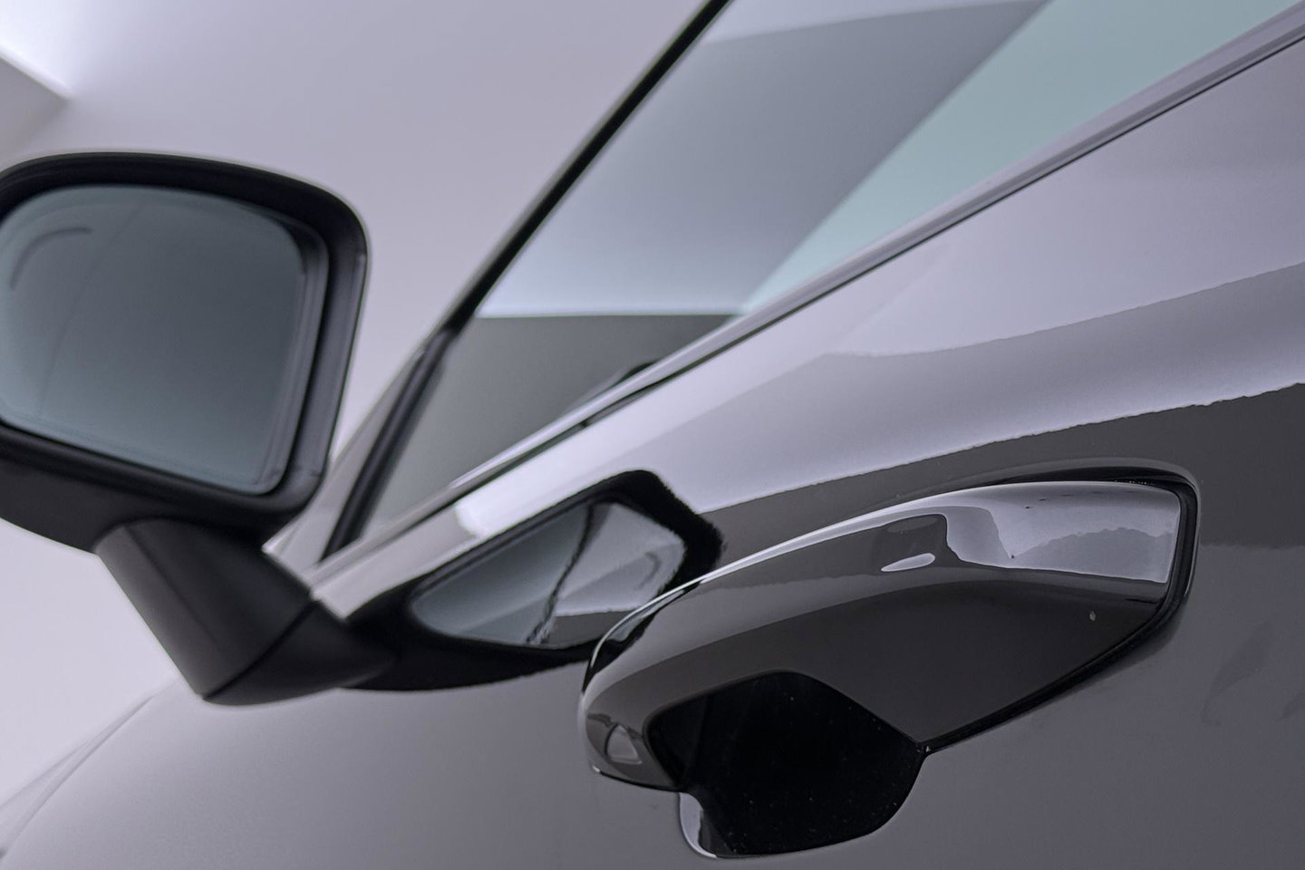 Volvo XC40 2.0 B3 Plus Black Edition | Harman/Kardon | Pilot Assist | Camera | BLIS | Memory | Stoel+Stuurverwarming | Keyless | ACC | 20 Inch