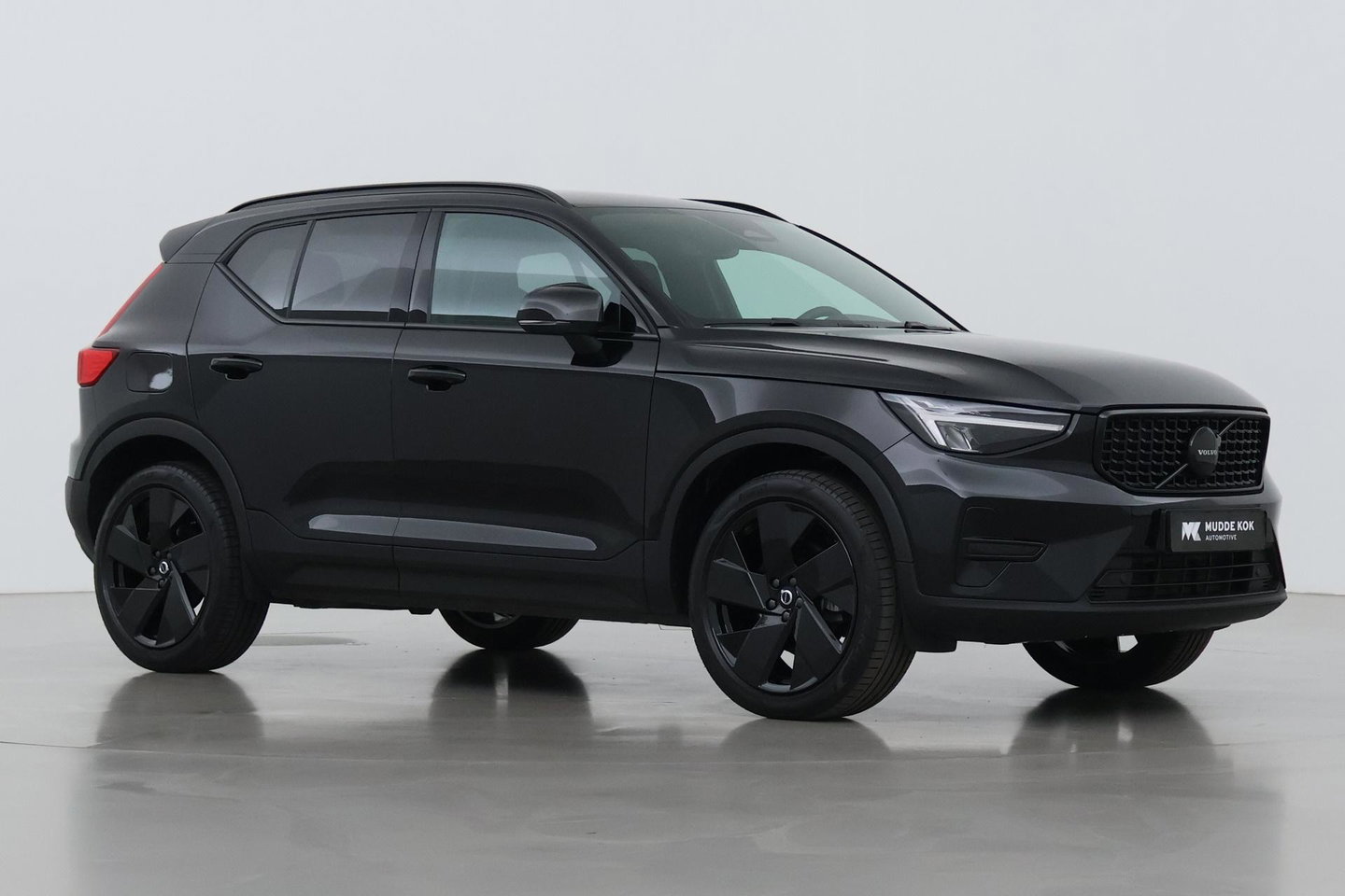 Volvo XC40 2.0 B3 Plus Black Edition | Harman/Kardon | Pilot Assist | Camera | BLIS | Memory | Stoel+Stuurverwarming | Keyless | ACC | 20 Inch