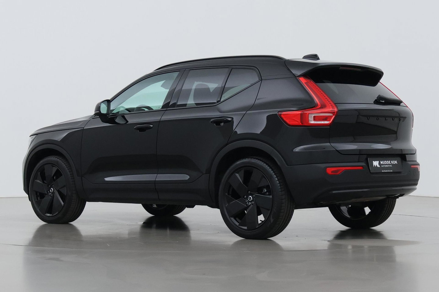 Volvo XC40 2.0 B3 Plus Black Edition | Harman/Kardon | Pilot Assist | Camera | BLIS | Memory | Stoel+Stuurverwarming | Keyless | ACC | 20 Inch