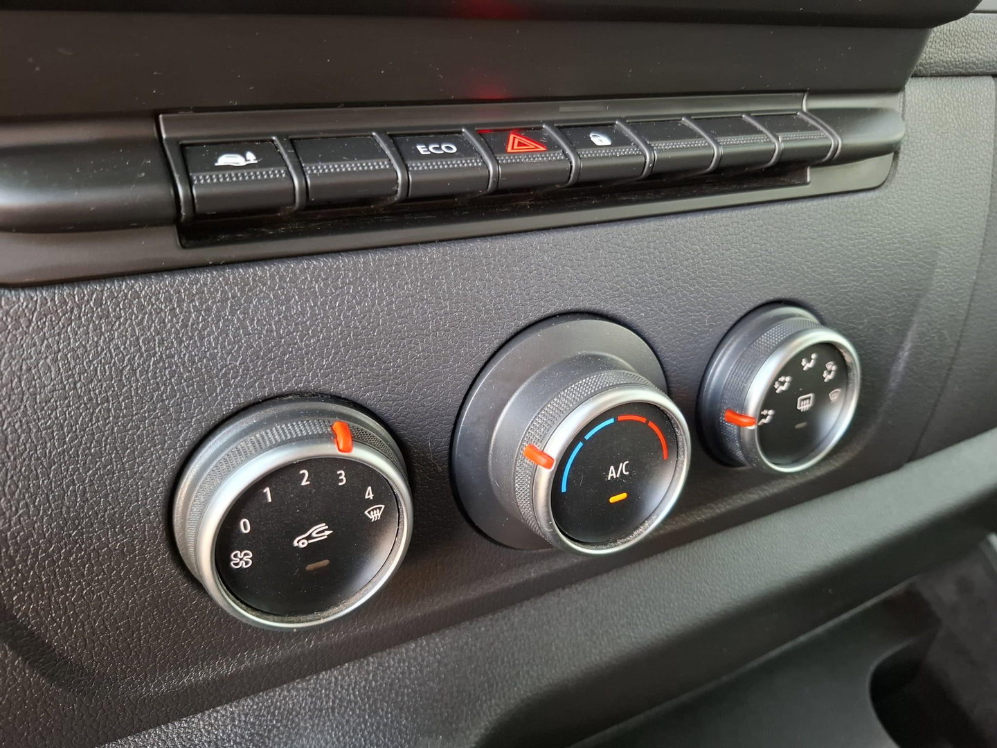 Renault Master T33 2.3 dCi L1H1 DUBBEL CABINE / AIRCO / CRUISE CONTROLE / TREKHAAK