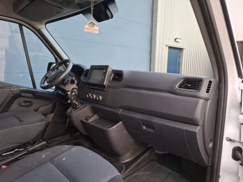 Renault Master T33 2.3 dCi L1H1 DUBBEL CABINE / AIRCO / CRUISE CONTROLE / TREKHAAK
