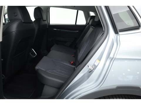 Škoda Elroq 60 Business Edition | Snel leverbaar! | Adapt. Cruise | Keyless | Winter pack | Dodehoekdet. | Camera |