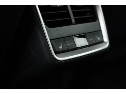 Škoda Elroq 60 Business Edition | Snel leverbaar! | Adapt. Cruise | Keyless | Winter pack | Dodehoekdet. | Camera |