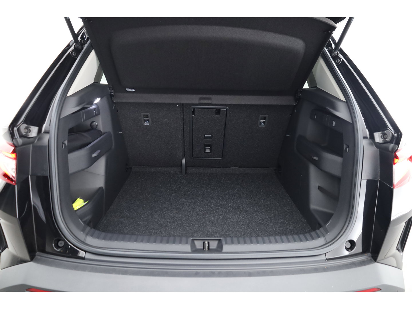 Škoda Elroq 60 Business Edition | Snel leverbaar! | Adapt. Cruise | Keyless | Winter pack | Dodehoekdet. | Camera |