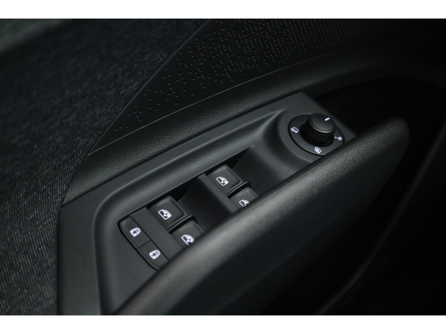 Škoda Elroq 60 Business Edition | Snel leverbaar! | Adapt. Cruise | Keyless | Winter pack | Dodehoekdet. | Camera |