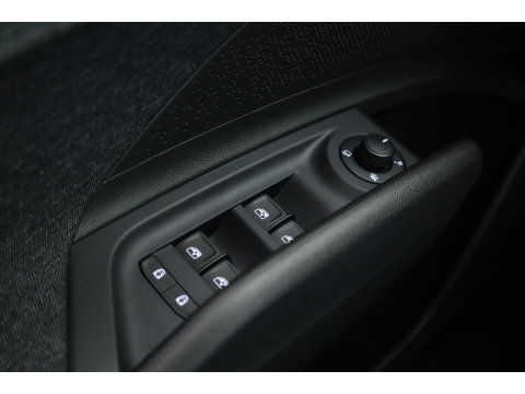 Škoda Elroq 60 Business Edition | Snel leverbaar! | Adapt. Cruise | Keyless | Winter pack | Dodehoekdet. | Camera |