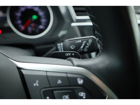 Volkswagen Tiguan 1.5 TSI Life Business | Rijklaar! | Adapt. Cruise | Trekhaak | Navi | PDC V+A | Apple CarPlay | Stoel- Stuurverw.