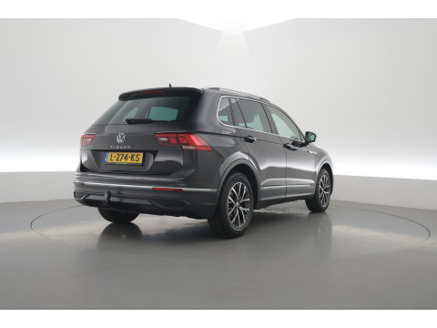 Volkswagen Tiguan 1.5 TSI Life Business | Rijklaar! | Adapt. Cruise | Trekhaak | Navi | PDC V+A | Apple CarPlay | Stoel- Stuurverw.