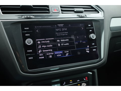 Volkswagen Tiguan 1.5 TSI Life Business | Rijklaar! | Adapt. Cruise | Trekhaak | Navi | PDC V+A | Apple CarPlay | Stoel- Stuurverw.
