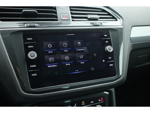 Volkswagen Tiguan 1.5 TSI Life Business | Rijklaar! | Adapt. Cruise | Trekhaak | Navi | PDC V+A | Apple CarPlay | Stoel- Stuurverw.