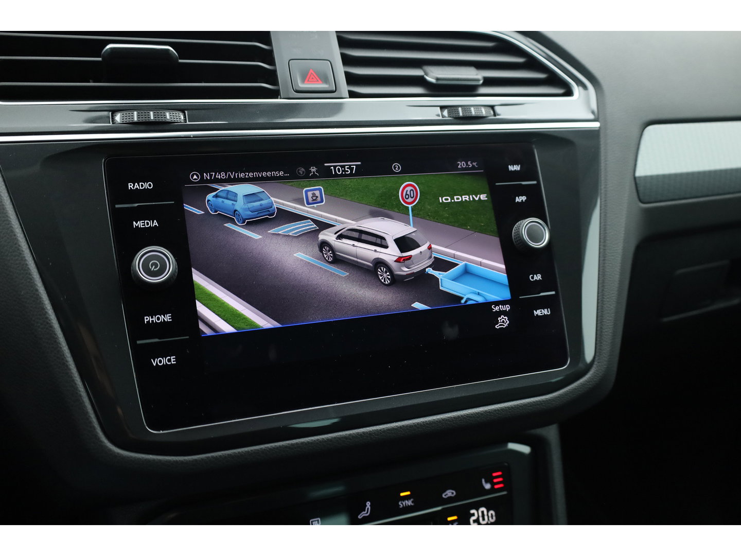 Volkswagen Tiguan 1.5 TSI Life Business | Rijklaar! | Adapt. Cruise | Trekhaak | Navi | PDC V+A | Apple CarPlay | Stoel- Stuurverw.