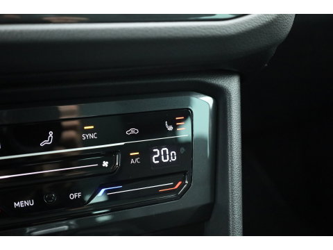 Volkswagen Tiguan 1.5 TSI Life Business | Rijklaar! | Adapt. Cruise | Trekhaak | Navi | PDC V+A | Apple CarPlay | Stoel- Stuurverw.