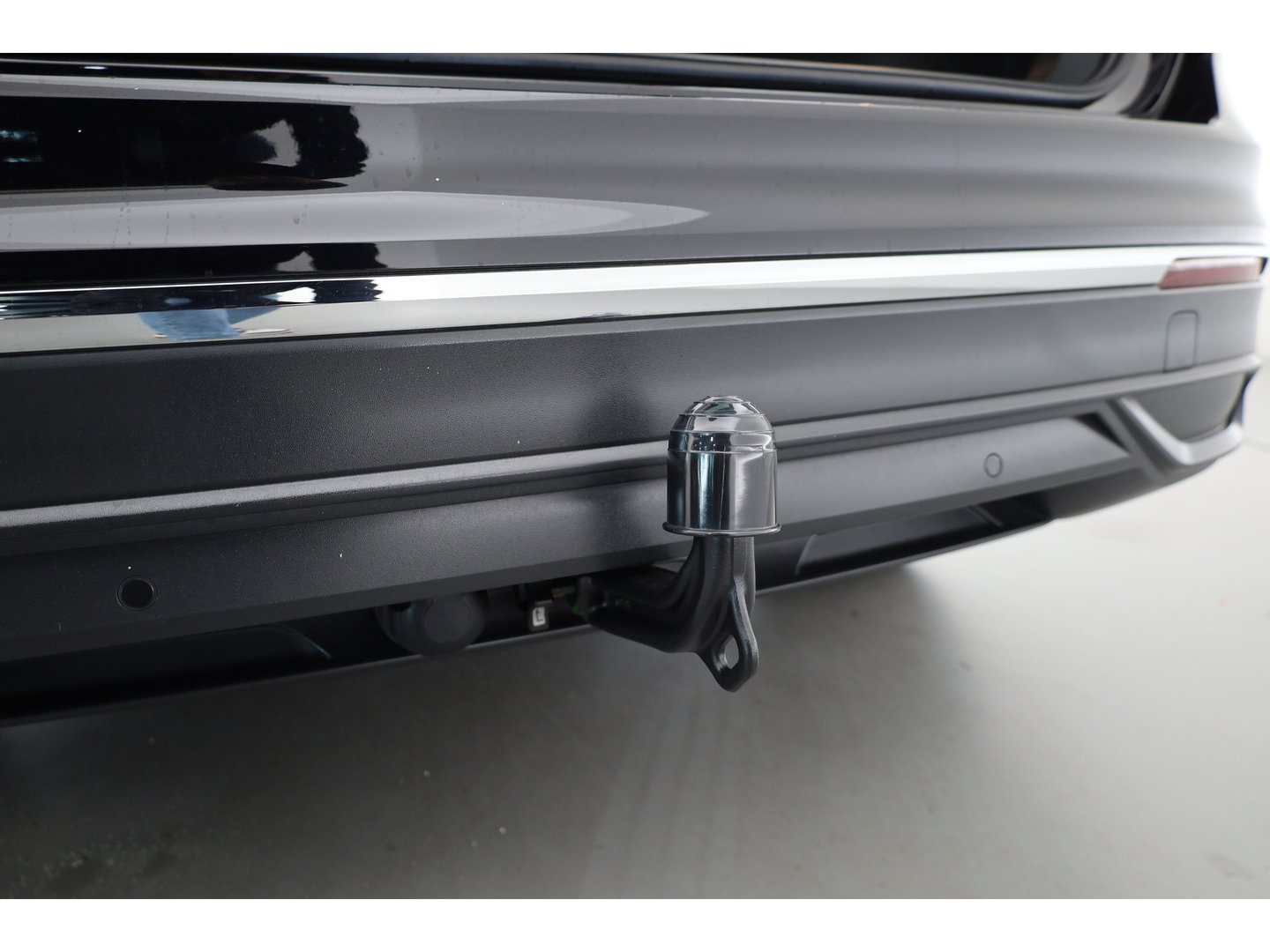 Volkswagen Tiguan 1.5 TSI Life Business | Rijklaar! | Adapt. Cruise | Trekhaak | Navi | PDC V+A | Apple CarPlay | Stoel- Stuurverw.