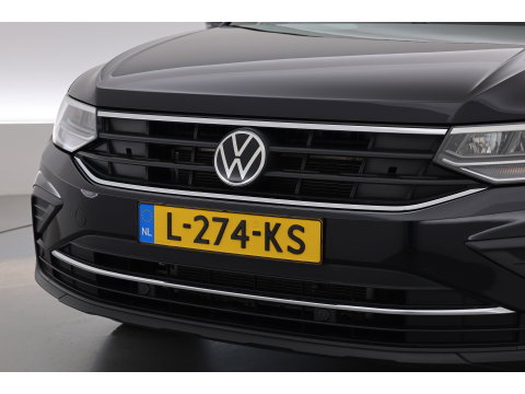 Volkswagen Tiguan 1.5 TSI Life Business | Rijklaar! | Adapt. Cruise | Trekhaak | Navi | PDC V+A | Apple CarPlay | Stoel- Stuurverw.