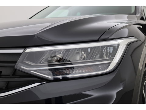 Volkswagen Tiguan 1.5 TSI Life Business | Rijklaar! | Adapt. Cruise | Trekhaak | Navi | PDC V+A | Apple CarPlay | Stoel- Stuurverw.