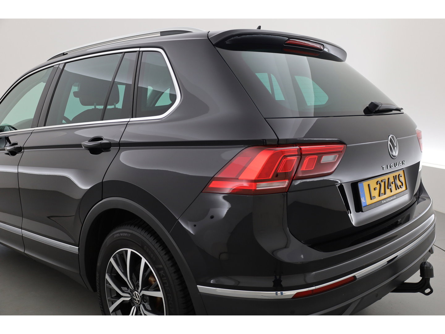 Volkswagen Tiguan 1.5 TSI Life Business | Rijklaar! | Adapt. Cruise | Trekhaak | Navi | PDC V+A | Apple CarPlay | Stoel- Stuurverw.