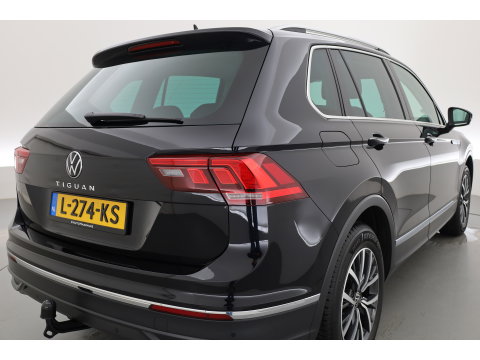 Volkswagen Tiguan 1.5 TSI Life Business | Rijklaar! | Adapt. Cruise | Trekhaak | Navi | PDC V+A | Apple CarPlay | Stoel- Stuurverw.