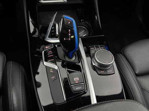 BMW iX3 High Executive 80 kWh [3-Fase-11kW] {SoH-99%} (INCL-BTW) Aut. *PANO | LEATHER | HARMAN/KARDON | ADAPTIVE-CRUISE | FULL-LED | BLINDSPOT | MEMORY-PACK | DIGI-COCKPIT | HEATED-SPORTSEATS | KEYLESS | CAMERA | DAB+ | TOWBAR | HEAD-UP | 20''AL