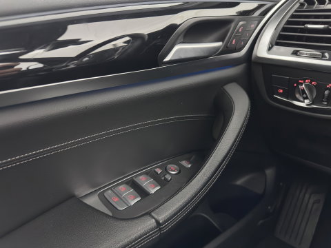 BMW iX3 High Executive 80 kWh [3-Fase-11kW] {SoH-99%} (INCL-BTW) Aut. *PANO | LEATHER | HARMAN/KARDON | ADAPTIVE-CRUISE | FULL-LED | BLINDSPOT | MEMORY-PACK | DIGI-COCKPIT | HEATED-SPORTSEATS | KEYLESS | CAMERA | DAB+ | TOWBAR | HEAD-UP | 20''AL