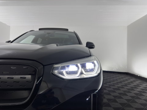 BMW iX3 High Executive 80 kWh [3-Fase-11kW] {SoH-99%} (INCL-BTW) Aut. *PANO | LEATHER | HARMAN/KARDON | ADAPTIVE-CRUISE | FULL-LED | BLINDSPOT | MEMORY-PACK | DIGI-COCKPIT | HEATED-SPORTSEATS | KEYLESS | CAMERA | DAB+ | TOWBAR | HEAD-UP | 20''AL