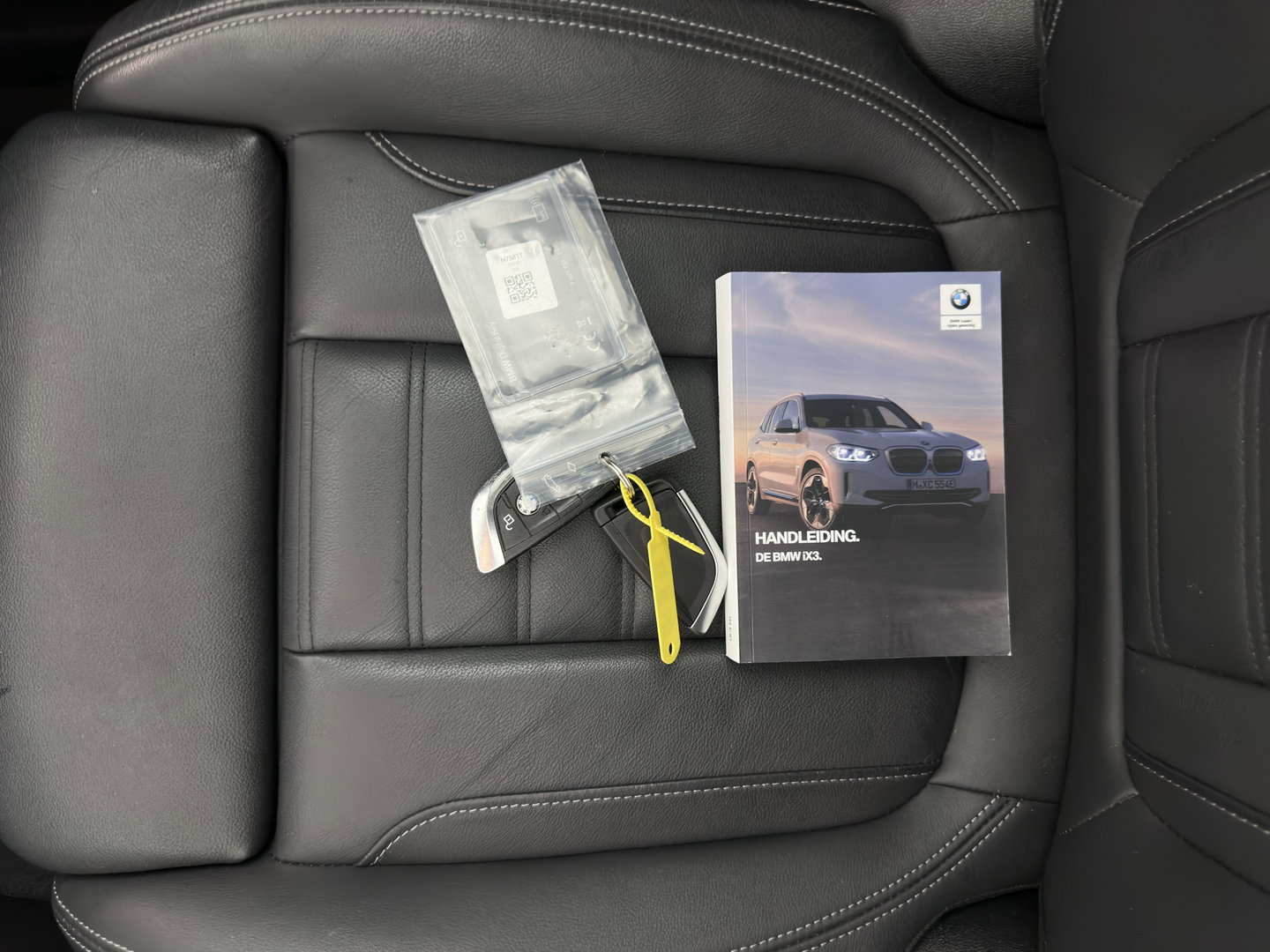 BMW iX3 High Executive 80 kWh [3-Fase-11kW] {SoH-99%} (INCL-BTW) Aut. *PANO | LEATHER | HARMAN/KARDON | ADAPTIVE-CRUISE | FULL-LED | BLINDSPOT | MEMORY-PACK | DIGI-COCKPIT | HEATED-SPORTSEATS | KEYLESS | CAMERA | DAB+ | TOWBAR | HEAD-UP | 20''AL