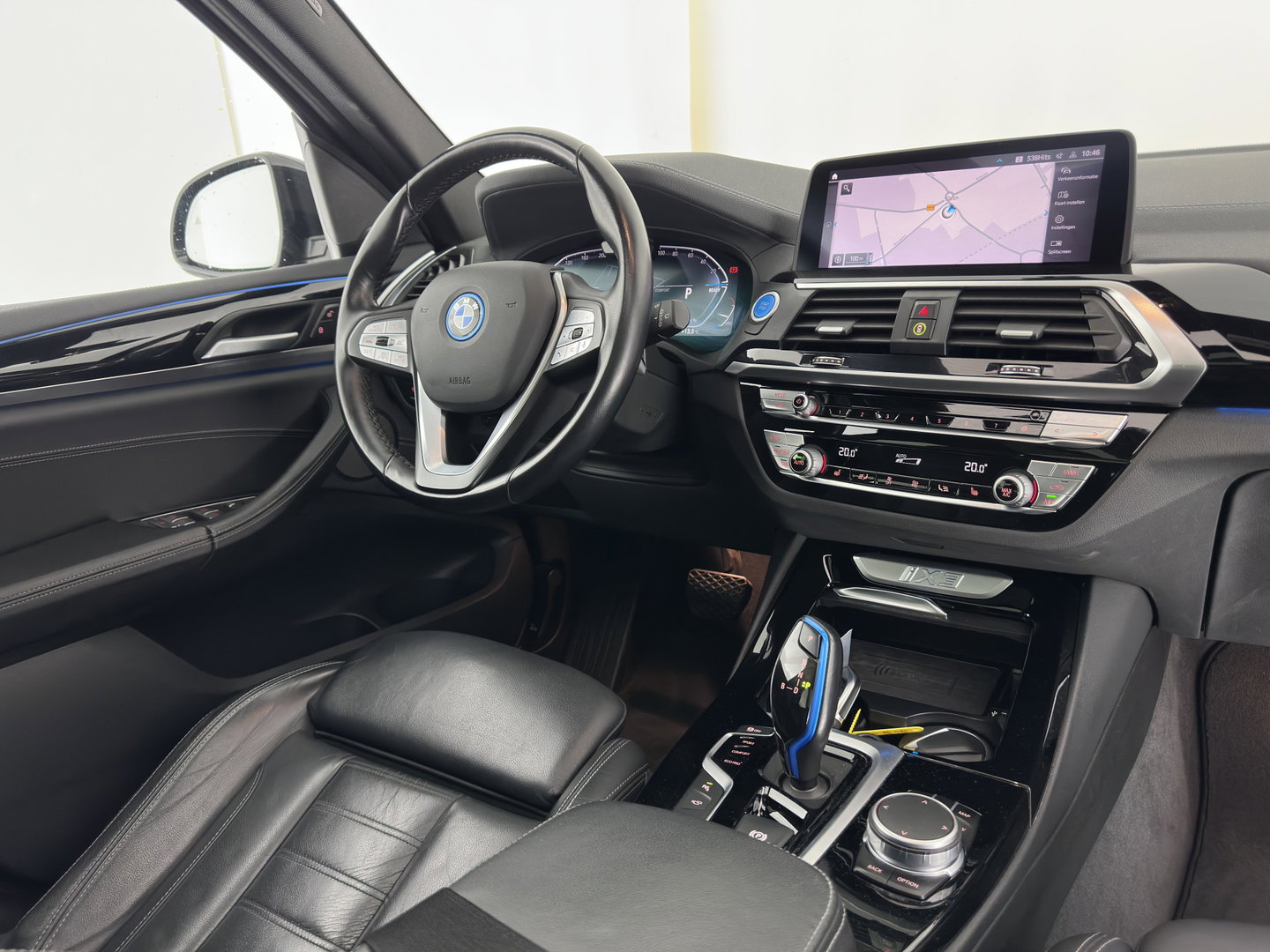 BMW iX3 High Executive 80 kWh [3-Fase-11kW] {SoH-99%} (INCL-BTW) Aut. *PANO | LEATHER | HARMAN/KARDON | ADAPTIVE-CRUISE | FULL-LED | BLINDSPOT | MEMORY-PACK | DIGI-COCKPIT | HEATED-SPORTSEATS | KEYLESS | CAMERA | DAB+ | TOWBAR | HEAD-UP | 20''AL