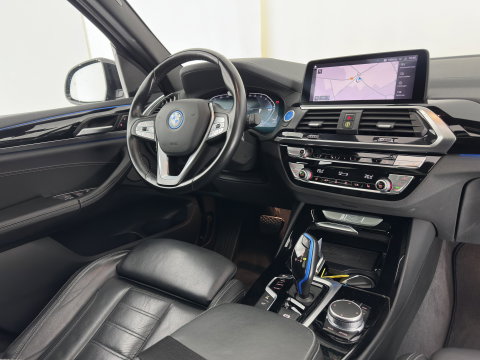 BMW iX3 High Executive 80 kWh [3-Fase-11kW] {SoH-99%} (INCL-BTW) Aut. *PANO | LEATHER | HARMAN/KARDON | ADAPTIVE-CRUISE | FULL-LED | BLINDSPOT | MEMORY-PACK | DIGI-COCKPIT | HEATED-SPORTSEATS | KEYLESS | CAMERA | DAB+ | TOWBAR | HEAD-UP | 20''AL