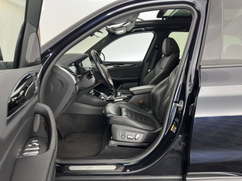 BMW iX3 High Executive 80 kWh [3-Fase-11kW] {SoH-99%} (INCL-BTW) Aut. *PANO | LEATHER | HARMAN/KARDON | ADAPTIVE-CRUISE | FULL-LED | BLINDSPOT | MEMORY-PACK | DIGI-COCKPIT | HEATED-SPORTSEATS | KEYLESS | CAMERA | DAB+ | TOWBAR | HEAD-UP | 20''AL