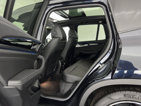 BMW iX3 High Executive 80 kWh [3-Fase-11kW] {SoH-99%} (INCL-BTW) Aut. *PANO | LEATHER | HARMAN/KARDON | ADAPTIVE-CRUISE | FULL-LED | BLINDSPOT | MEMORY-PACK | DIGI-COCKPIT | HEATED-SPORTSEATS | KEYLESS | CAMERA | DAB+ | TOWBAR | HEAD-UP | 20''AL